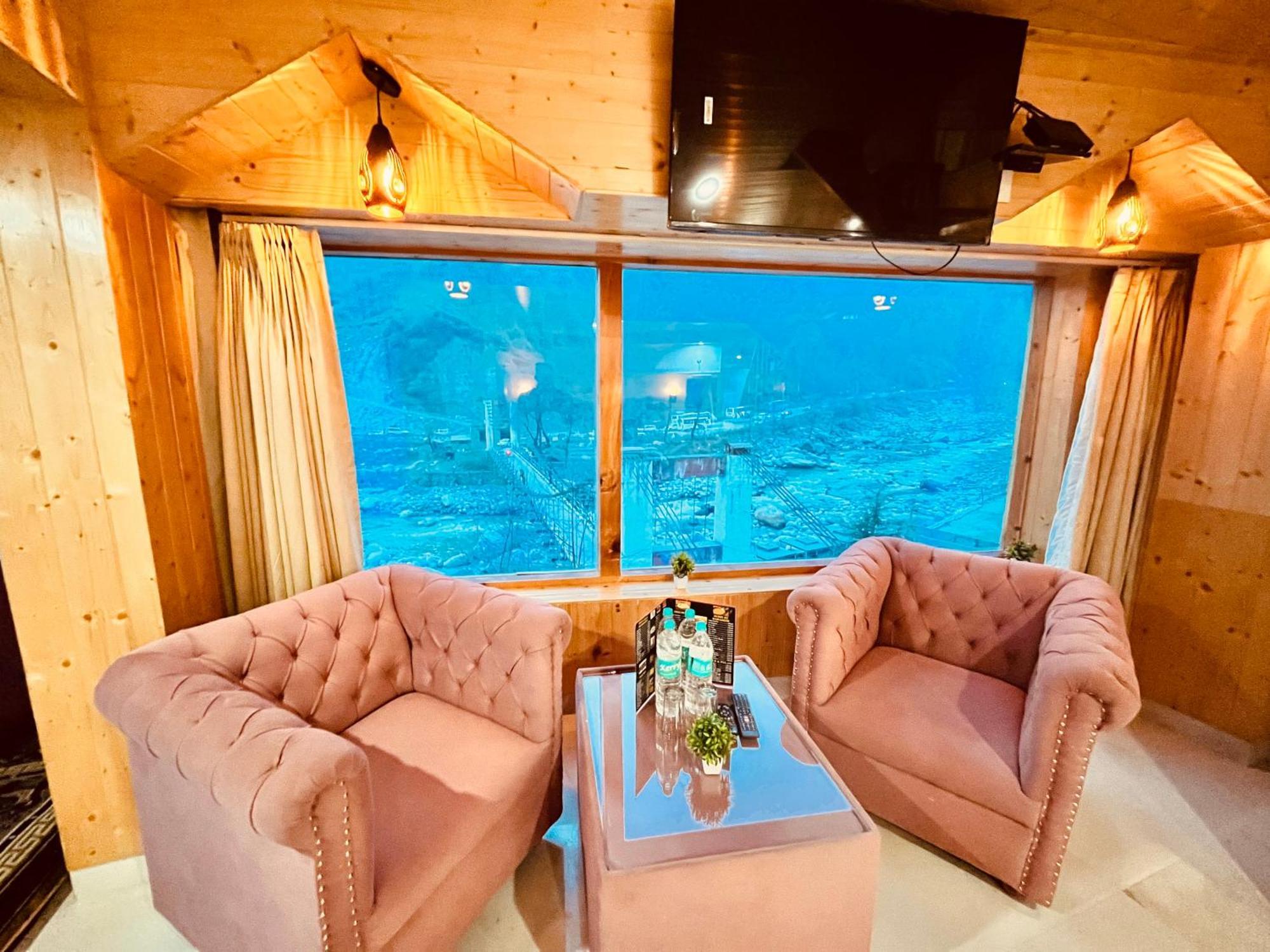 Himalayan Fort Resort, Manali - ! Riverside Property !! Big Lawn With Bonfire !! Best Selling !! Scenic River & Mountais View !! Big Parking !! Luxury Balcony Rooms !! Playing Zone !! Property Of The Year ! M 98160-43600 外观 照片