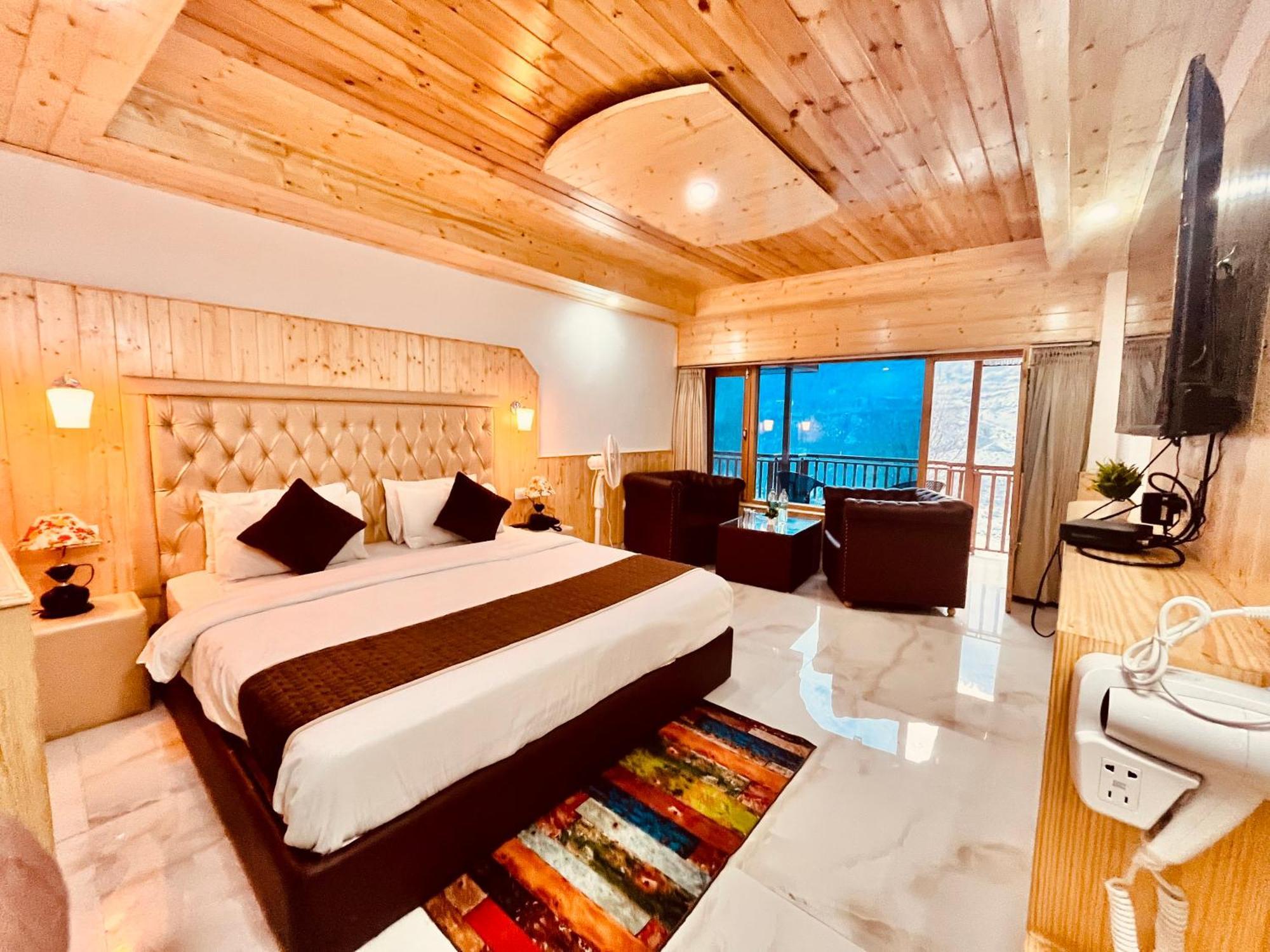 Himalayan Fort Resort, Manali - ! Riverside Property !! Big Lawn With Bonfire !! Best Selling !! Scenic River & Mountais View !! Big Parking !! Luxury Balcony Rooms !! Playing Zone !! Property Of The Year ! M 98160-43600 外观 照片