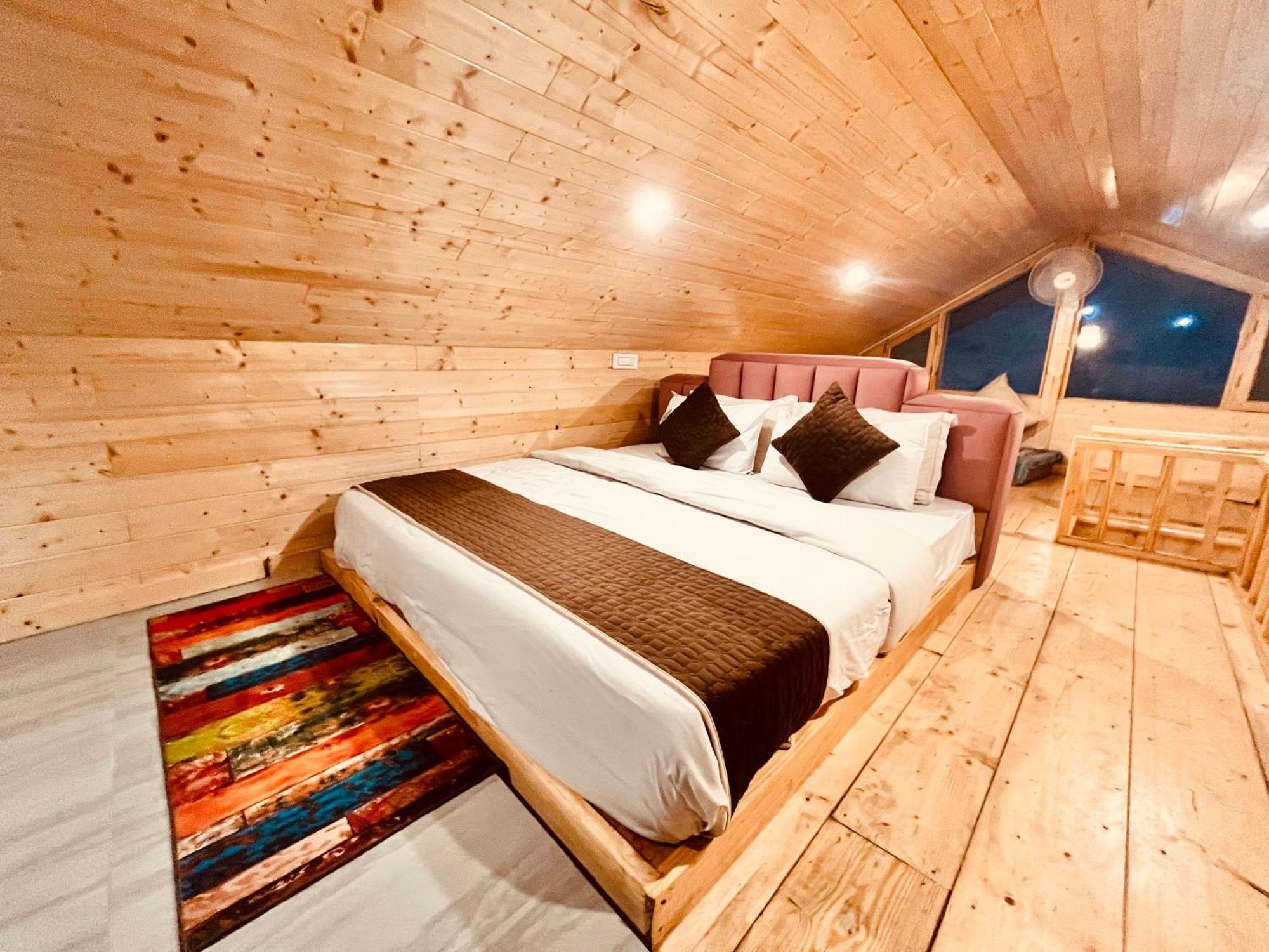 Himalayan Fort Resort, Manali - ! Riverside Property !! Big Lawn With Bonfire !! Best Selling !! Scenic River & Mountais View !! Big Parking !! Luxury Balcony Rooms !! Playing Zone !! Property Of The Year ! M 98160-43600 外观 照片